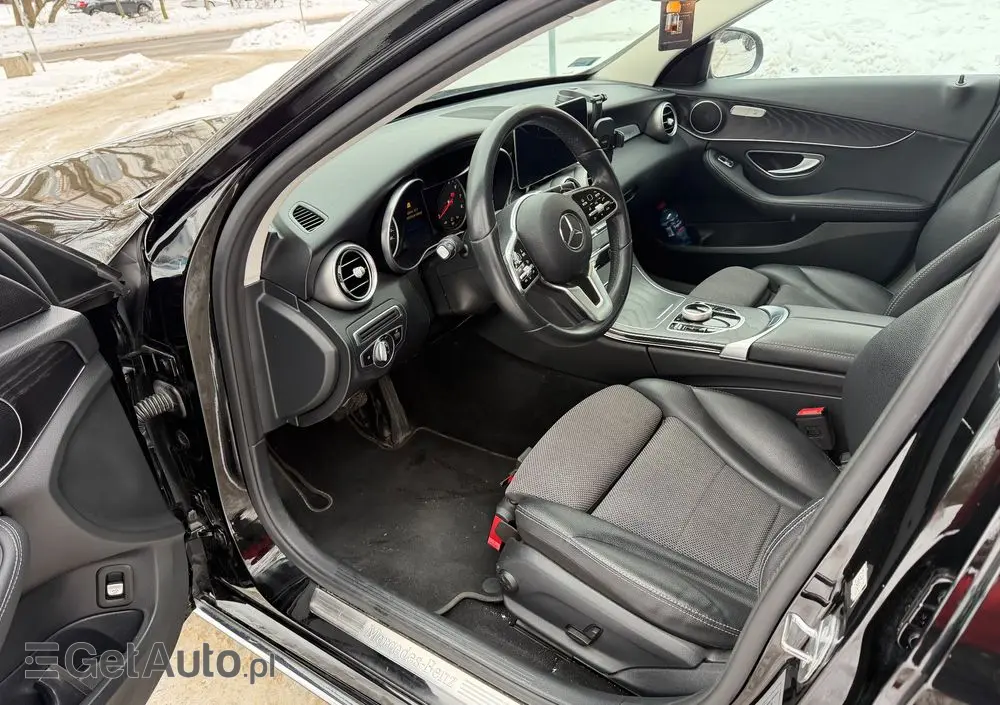 MERCEDES-BENZ Klasa C 180 Business Edition 9G-TRONIC