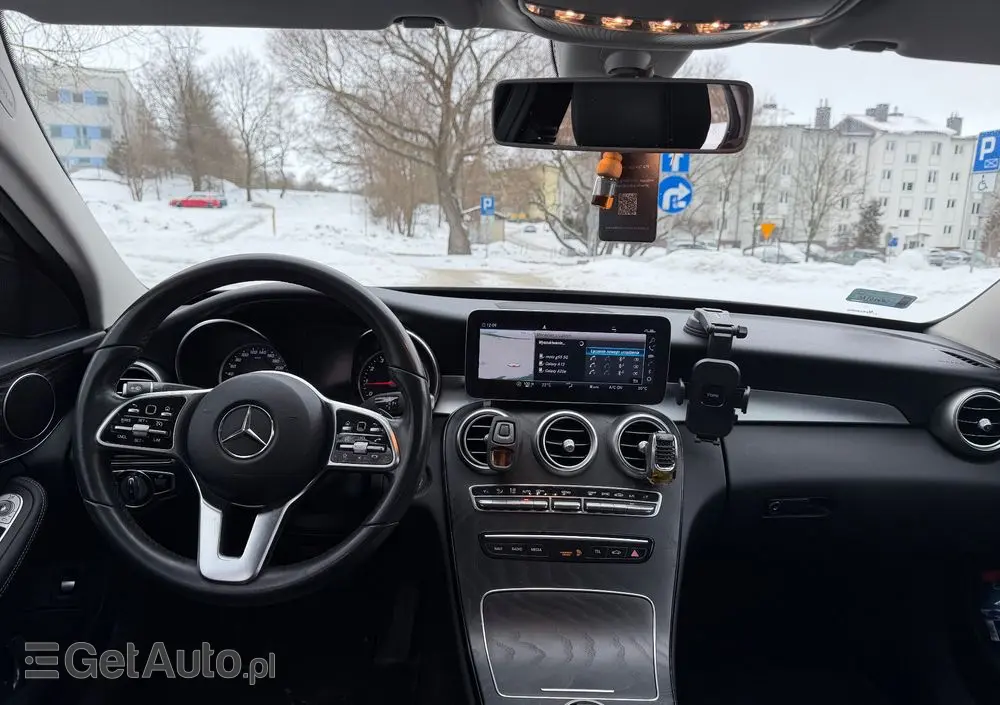 MERCEDES-BENZ Klasa C 180 Business Edition 9G-TRONIC