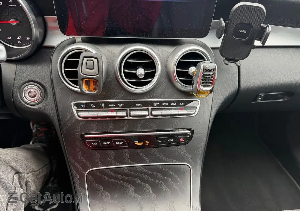 MERCEDES-BENZ Klasa C 180 Business Edition 9G-TRONIC