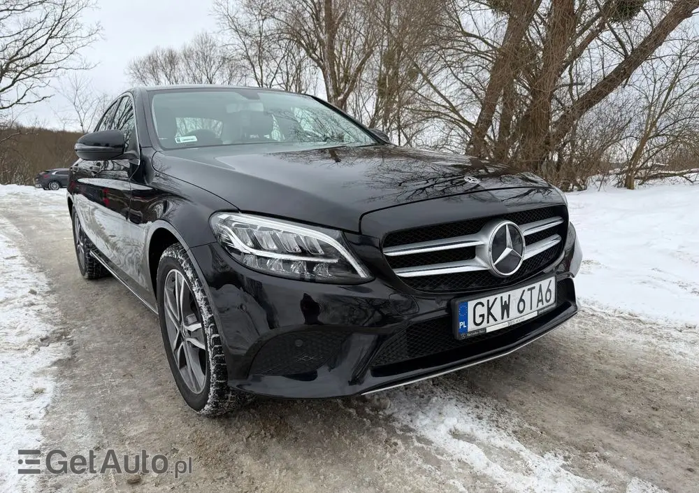 MERCEDES-BENZ Klasa C 180 Business Edition 9G-TRONIC