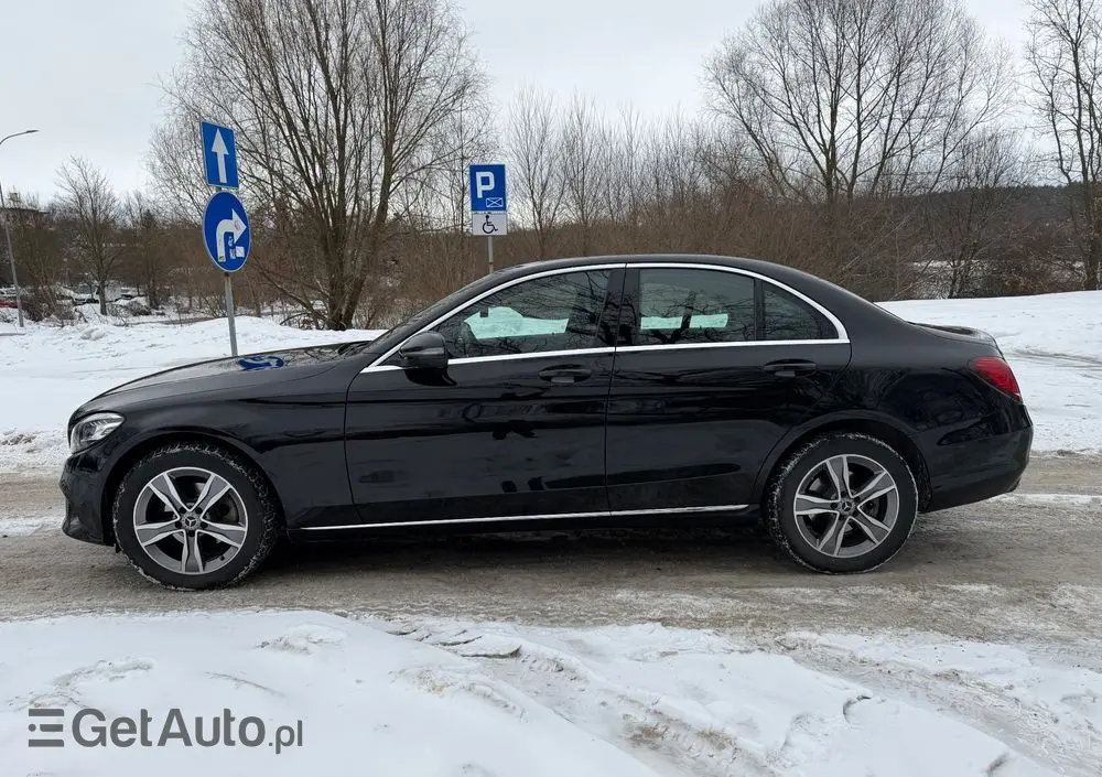 MERCEDES-BENZ Klasa C 180 Business Edition 9G-TRONIC