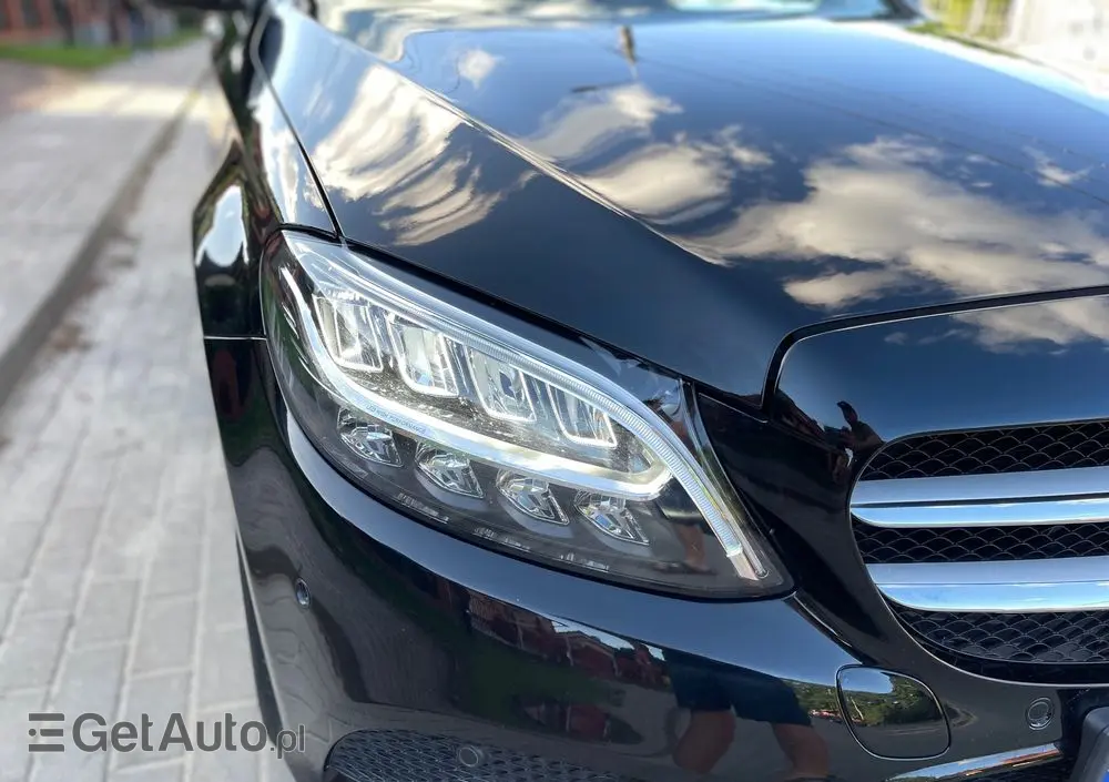 MERCEDES-BENZ Klasa C 180 Business Edition 9G-TRONIC