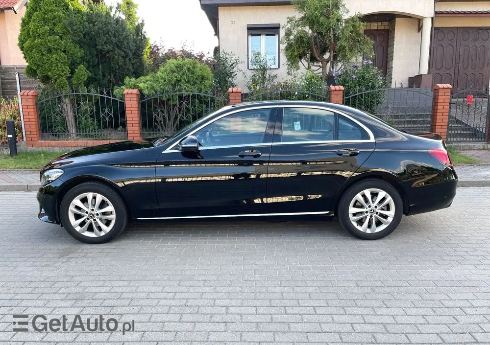 MERCEDES-BENZ Klasa C 180 Business Edition 9G-TRONIC