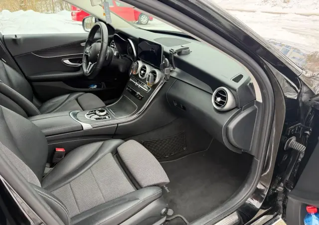 MERCEDES-BENZ Klasa C 180 Business Edition 9G-TRONIC