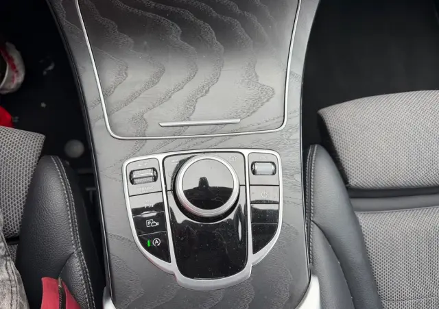 MERCEDES-BENZ Klasa C 180 Business Edition 9G-TRONIC