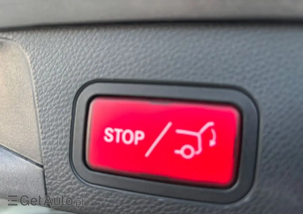 MERCEDES-BENZ Klasa C 220 d T 9G-TRONIC Avantgarde