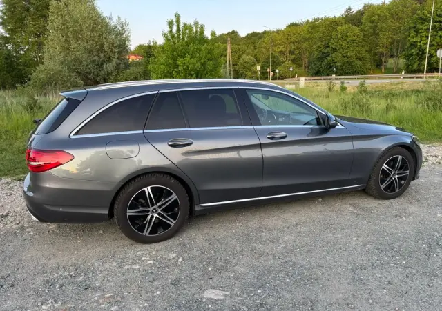 MERCEDES-BENZ Klasa C 220 d T 9G-TRONIC Avantgarde