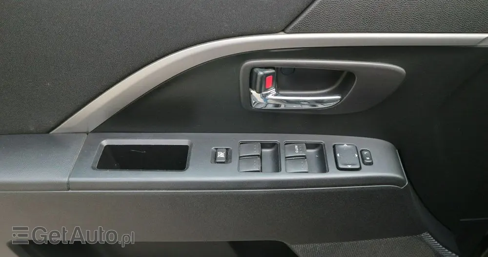 MAZDA 5 2.0 MZR-DISI i-stop Sports-Line