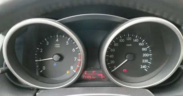 MAZDA 5 2.0 MZR-DISI i-stop Sports-Line