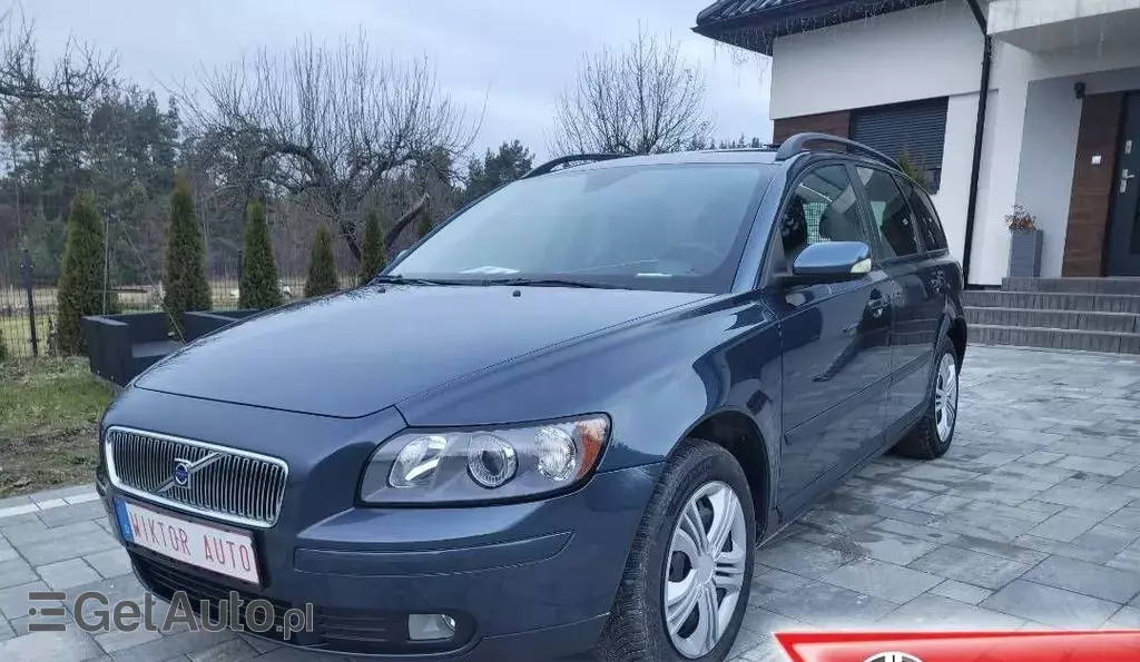 VOLVO V50 