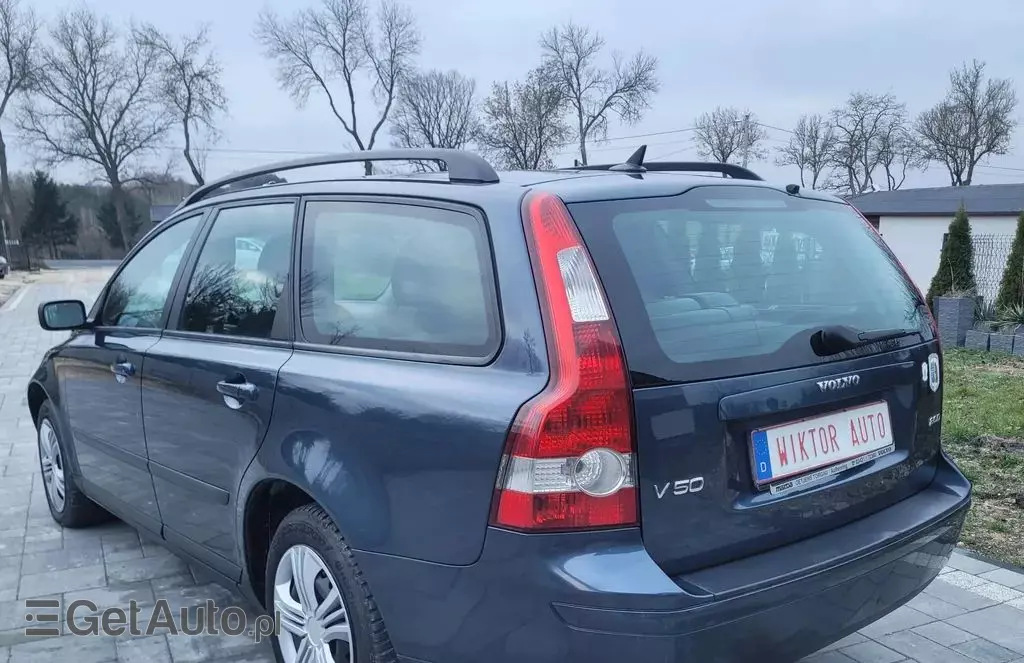 VOLVO V50 