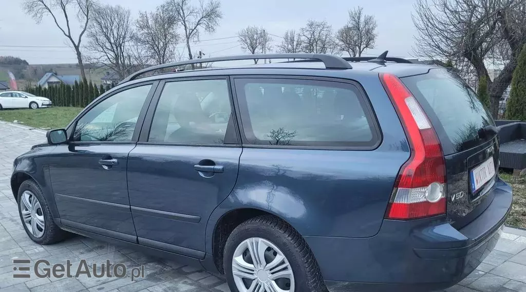 VOLVO V50 