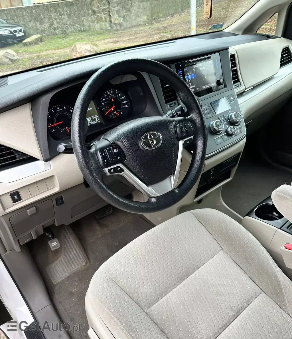TOYOTA Sienna 3.5 V6 (266 KM) Automatic