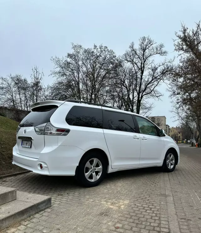 TOYOTA Sienna 3.5 V6 (266 KM) Automatic