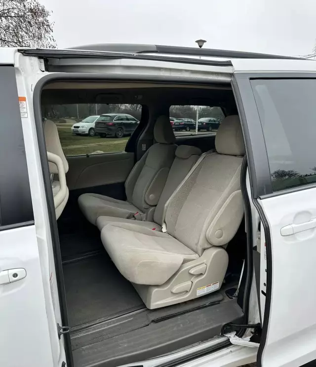 TOYOTA Sienna 3.5 V6 (266 KM) Automatic