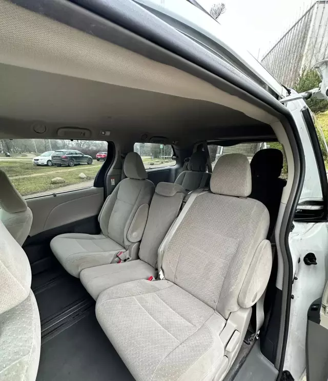 TOYOTA Sienna 3.5 V6 (266 KM) Automatic