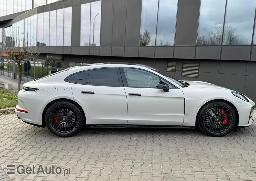 PORSCHE Panamera GTS