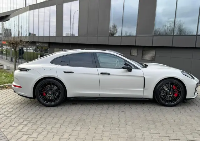 PORSCHE Panamera GTS