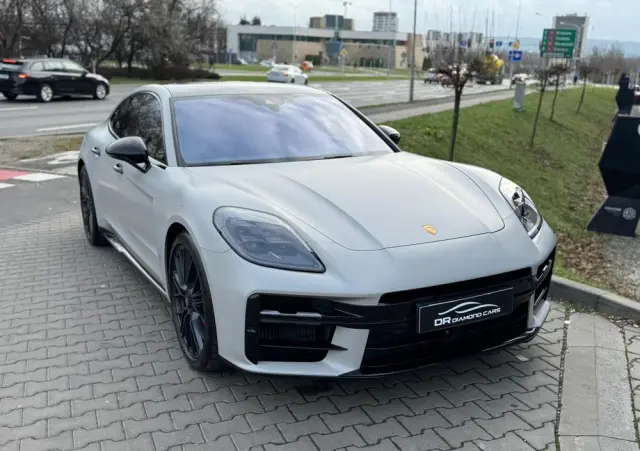 PORSCHE Panamera GTS