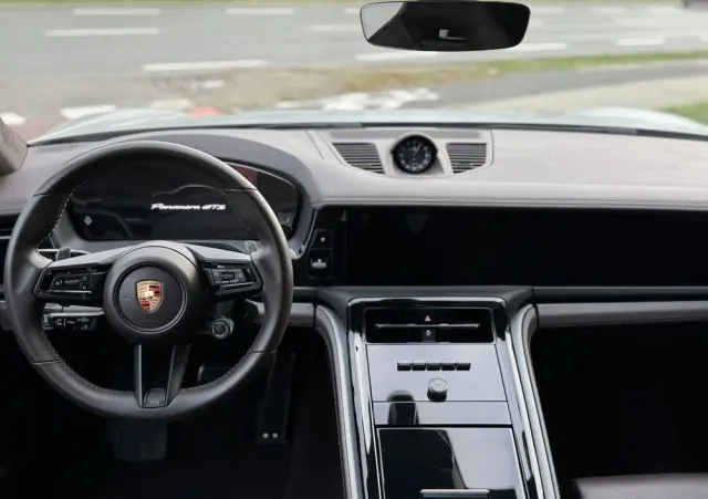 PORSCHE Panamera GTS
