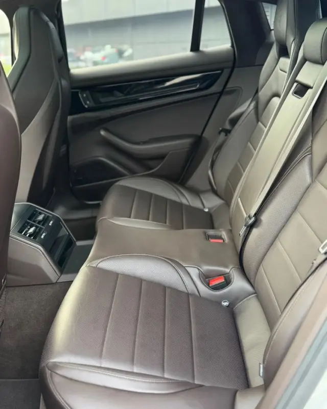 PORSCHE Panamera GTS