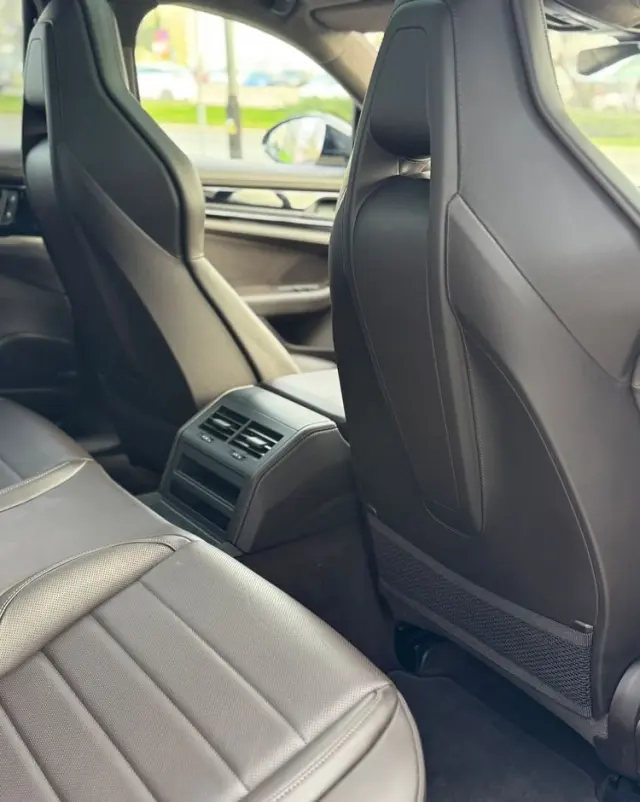 PORSCHE Panamera GTS