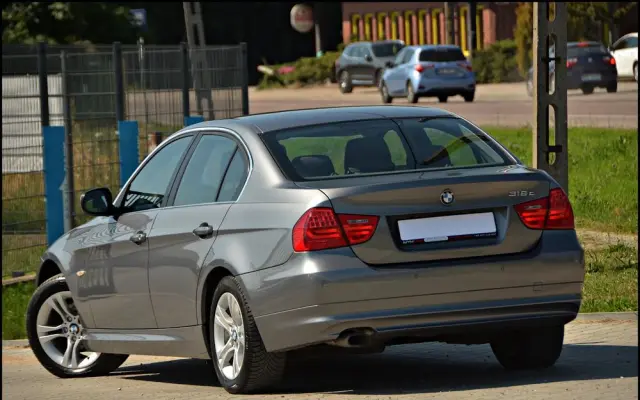 BMW Seria 3 318d