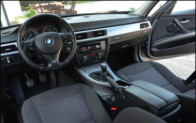 BMW Seria 3 318d
