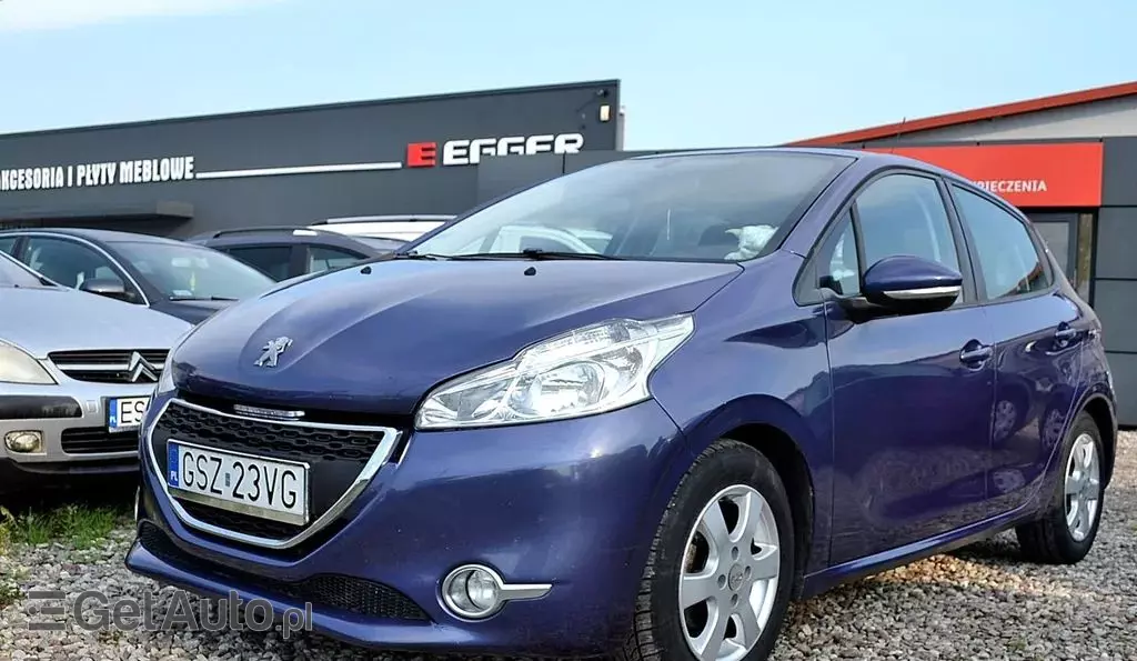 PEUGEOT 208 
