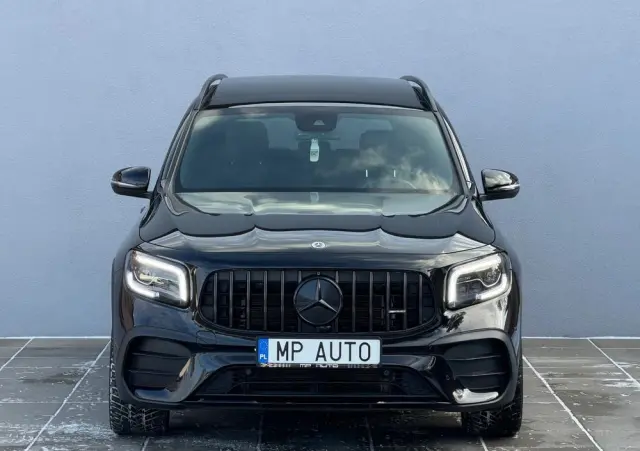 MERCEDES-BENZ GLB 