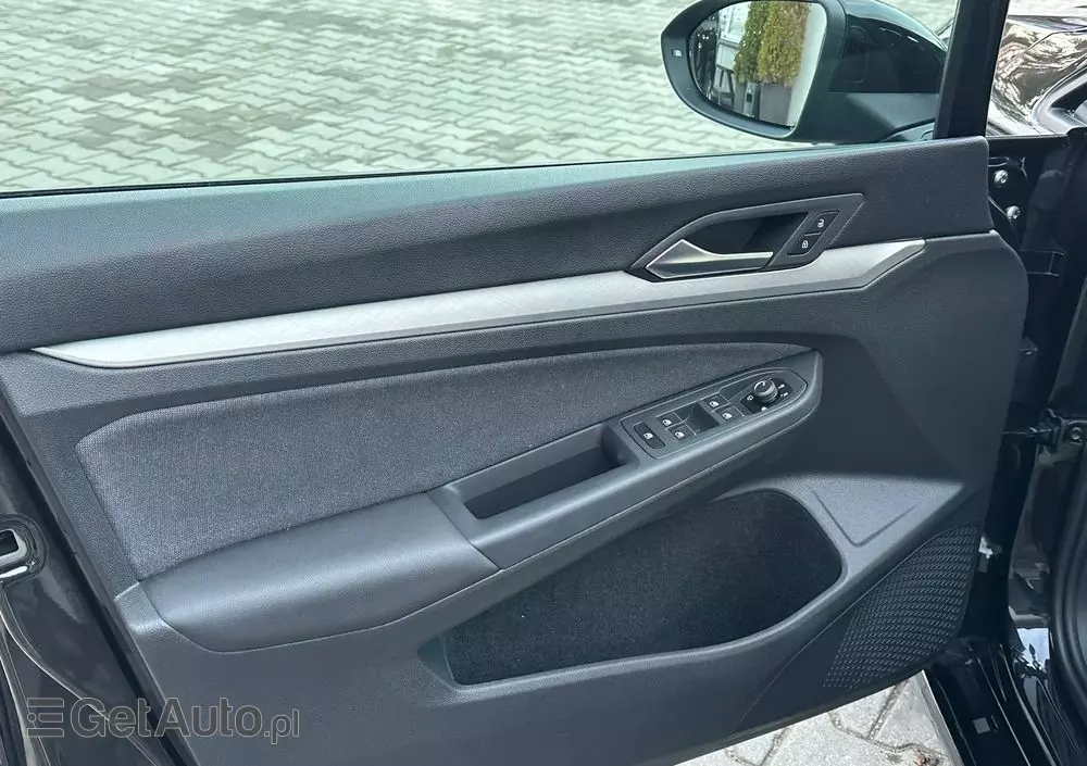 VOLKSWAGEN Golf VIII 1.5 eTSI Life DSG