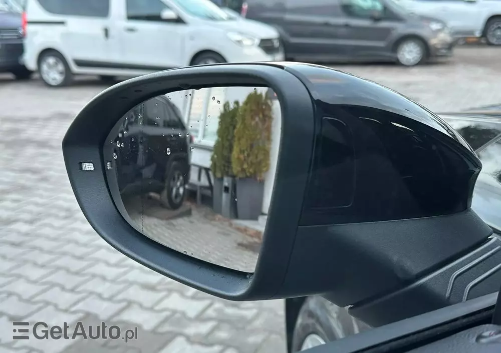 VOLKSWAGEN Golf VIII 1.5 eTSI Life DSG