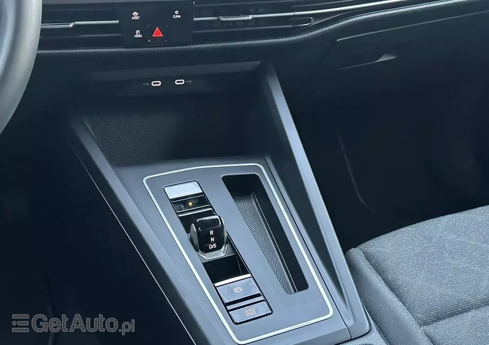 VOLKSWAGEN Golf VIII 1.5 eTSI Life DSG