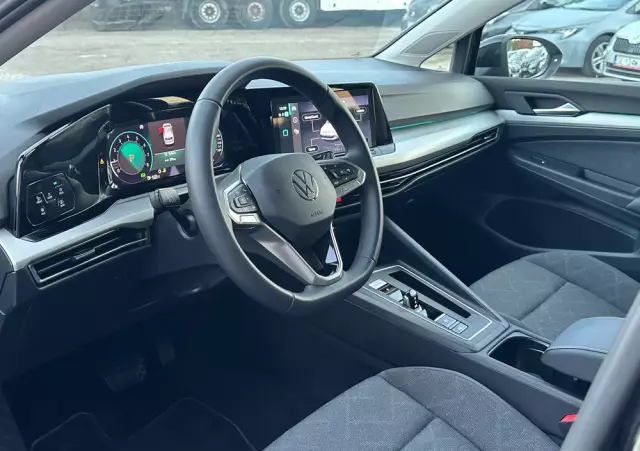 VOLKSWAGEN Golf VIII 1.5 eTSI Life DSG