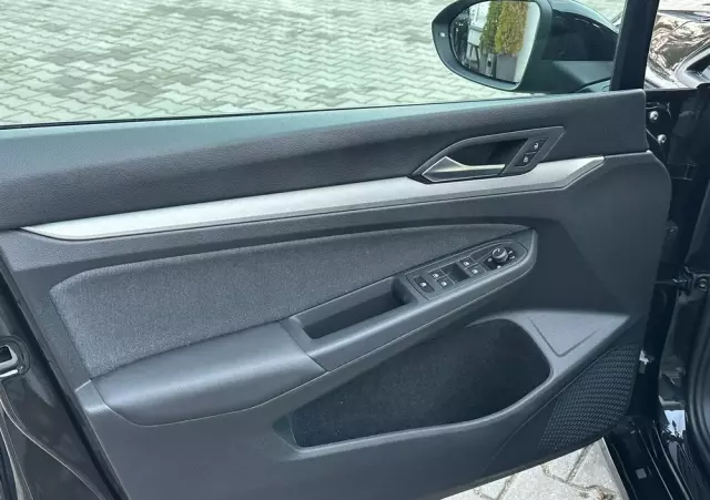 VOLKSWAGEN Golf VIII 1.5 eTSI Life DSG