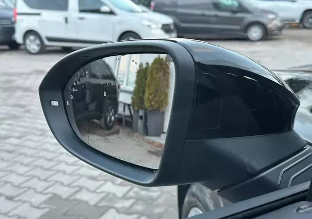 VOLKSWAGEN Golf VIII 1.5 eTSI Life DSG