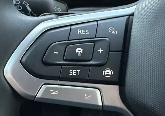 VOLKSWAGEN Golf VIII 1.5 eTSI Life DSG