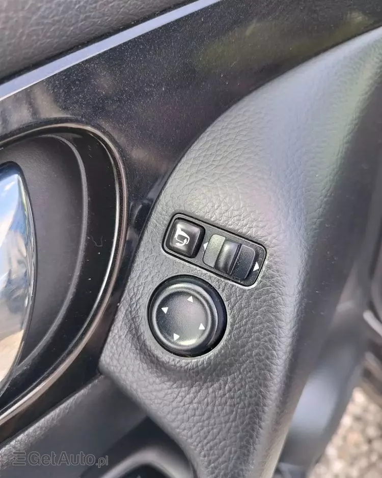 NISSAN Qashqai 1.6 DCi Visia Xtronic EU6