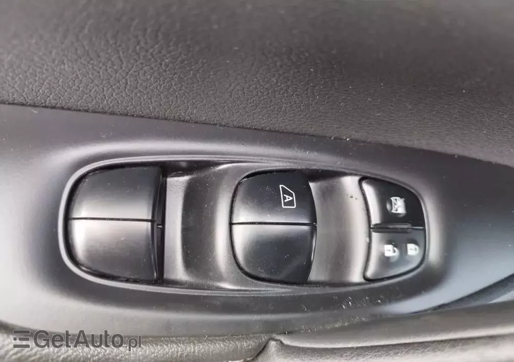 NISSAN Qashqai 1.6 DCi Visia Xtronic EU6