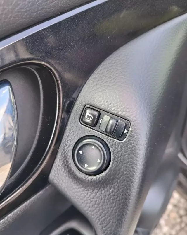 NISSAN Qashqai 1.6 DCi Visia Xtronic EU6