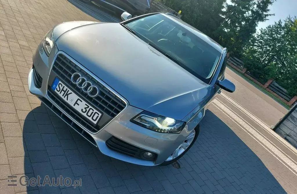 AUDI A4 