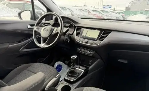 OPEL Crossland 