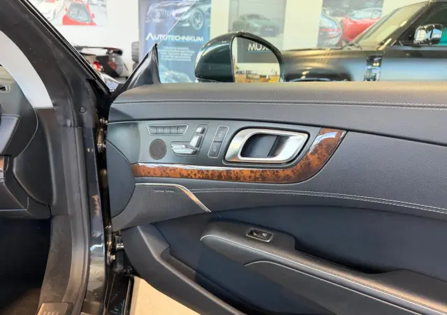 MERCEDES-BENZ SL 500 7G-TRONIC