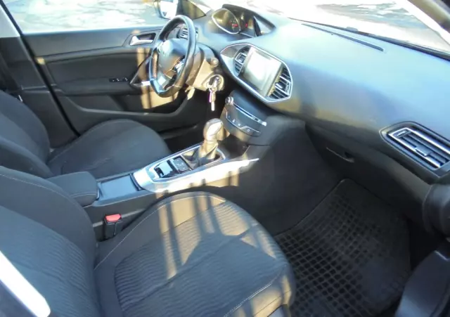 PEUGEOT 308 SW BlueHDi 150 Automatik Stop & Start Allure