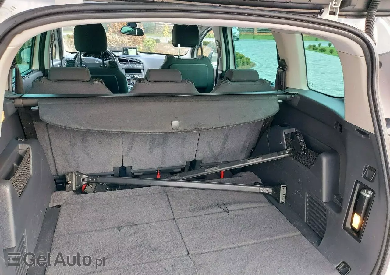 PEUGEOT 5008 2.0 BlueHDi Allure