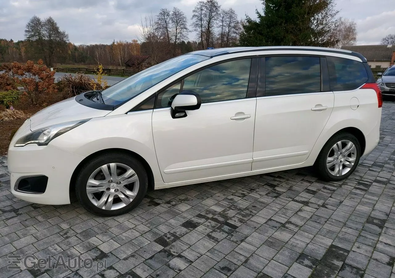 PEUGEOT 5008 2.0 BlueHDi Allure