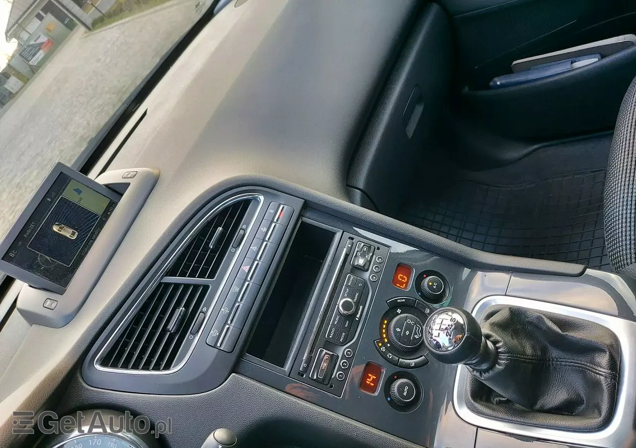 PEUGEOT 5008 2.0 BlueHDi Allure