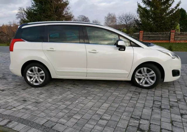 PEUGEOT 5008 2.0 BlueHDi Allure