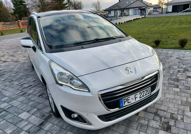 PEUGEOT 5008 2.0 BlueHDi Allure