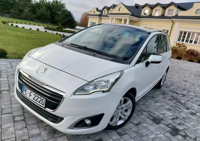 PEUGEOT 5008 2.0 BlueHDi Allure